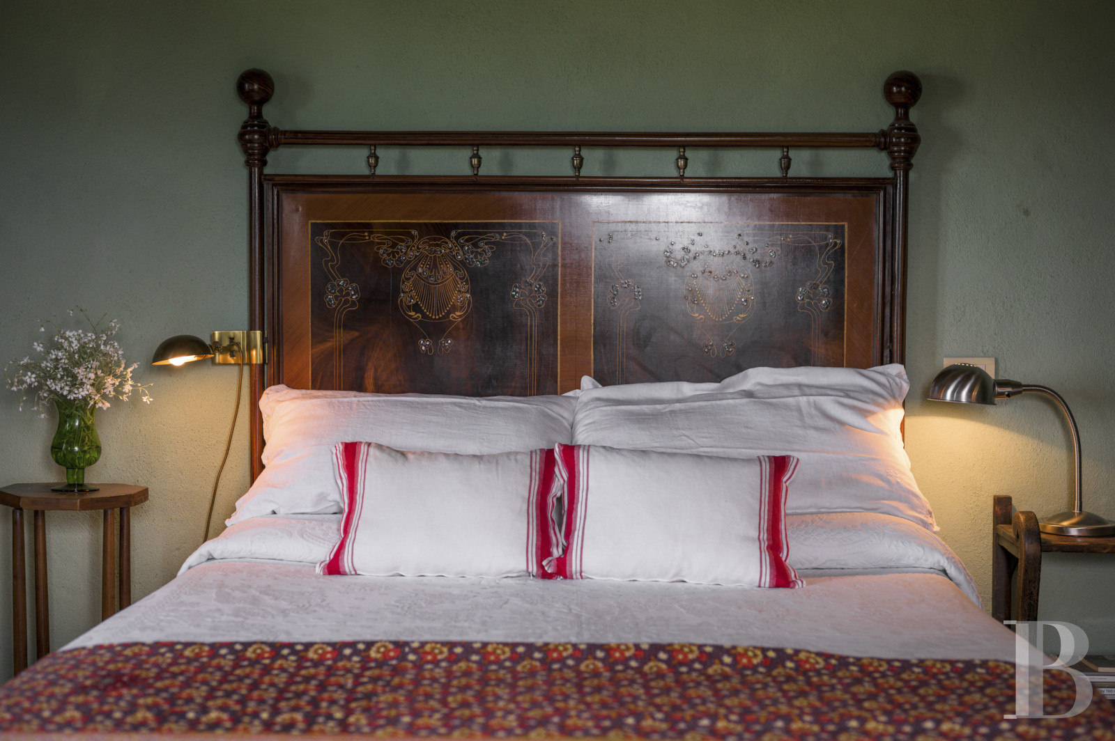 An old olive grove farmhouse restored to its former glory, overlooking the countryside in the Val d'Orcia in Tuscany - photo  n°30